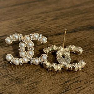 Chanel Pearl & Crystal  CC Logo 2019 Earrings